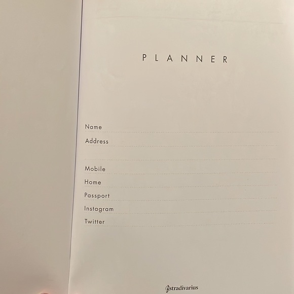 Estradivarius Planner - Picture 5 of 6
